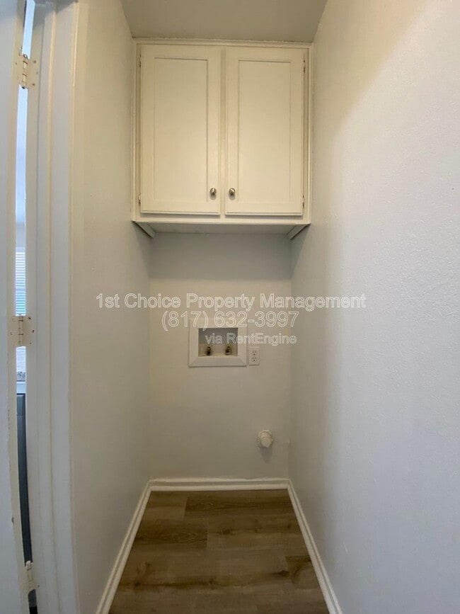 Building Photo - 2311 Kingsford Ct