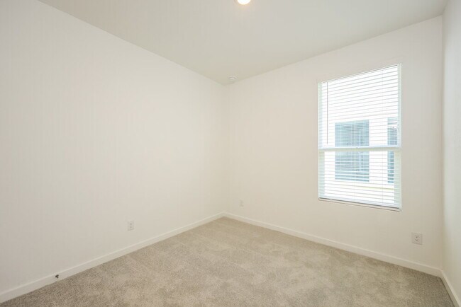 Building Photo - 526 Kayden Ct