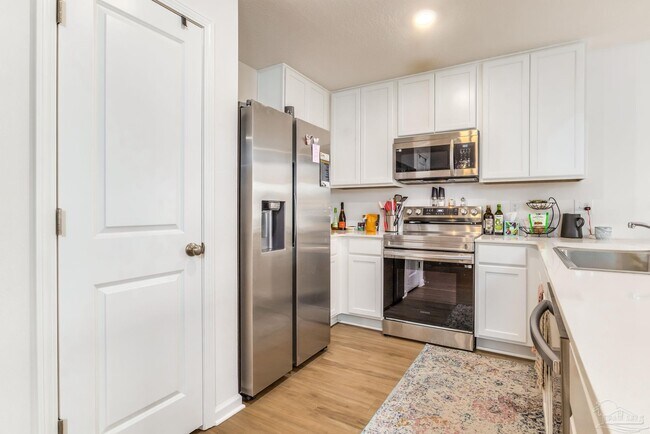 Building Photo - 6793 Paso Fino Dr