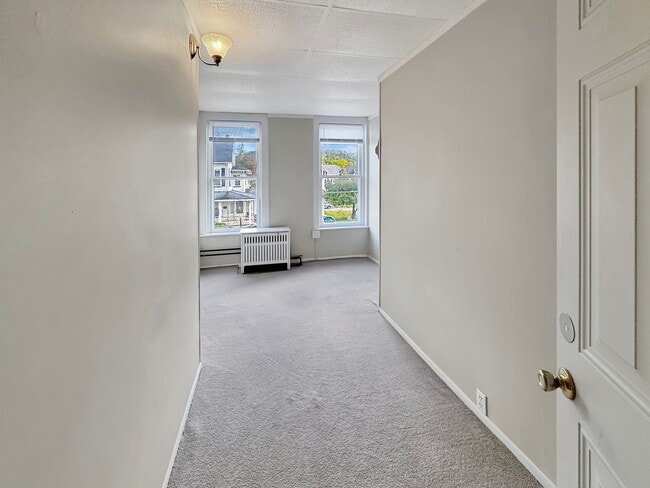 Building Photo - 106 W Church St