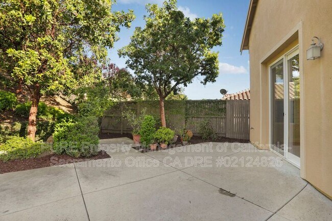 Building Photo - 1143 Bevinger Dr