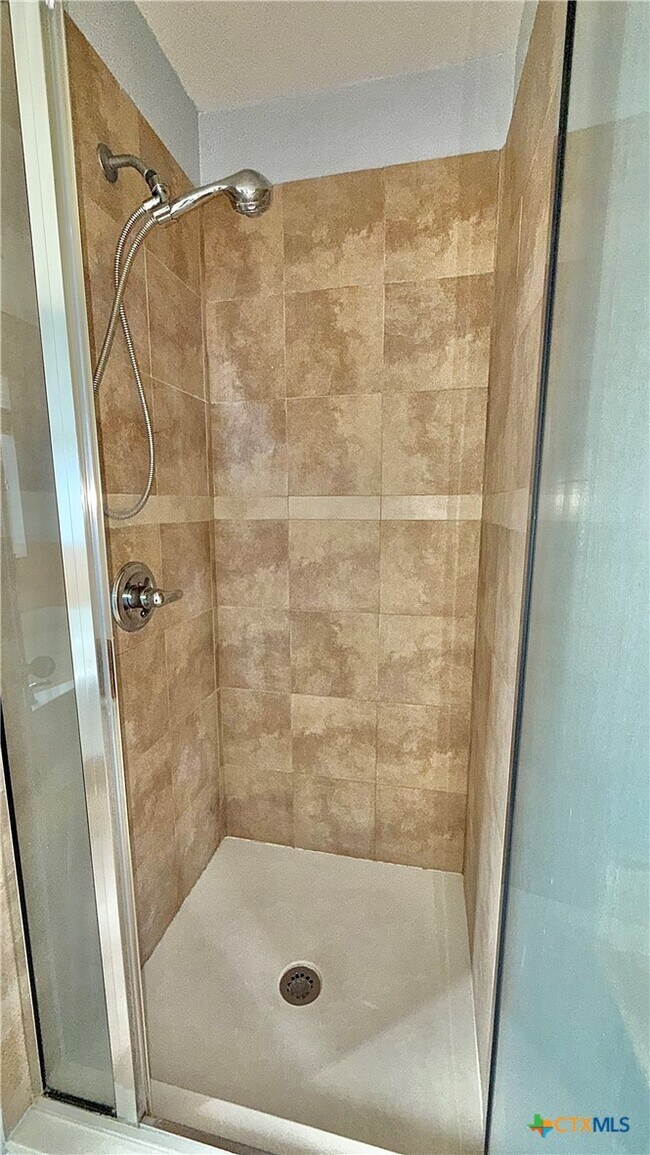 Building Photo - 2107 Gail Dr