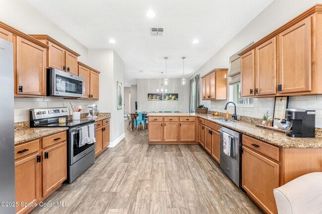 Building Photo - 5724 Trieda Dr