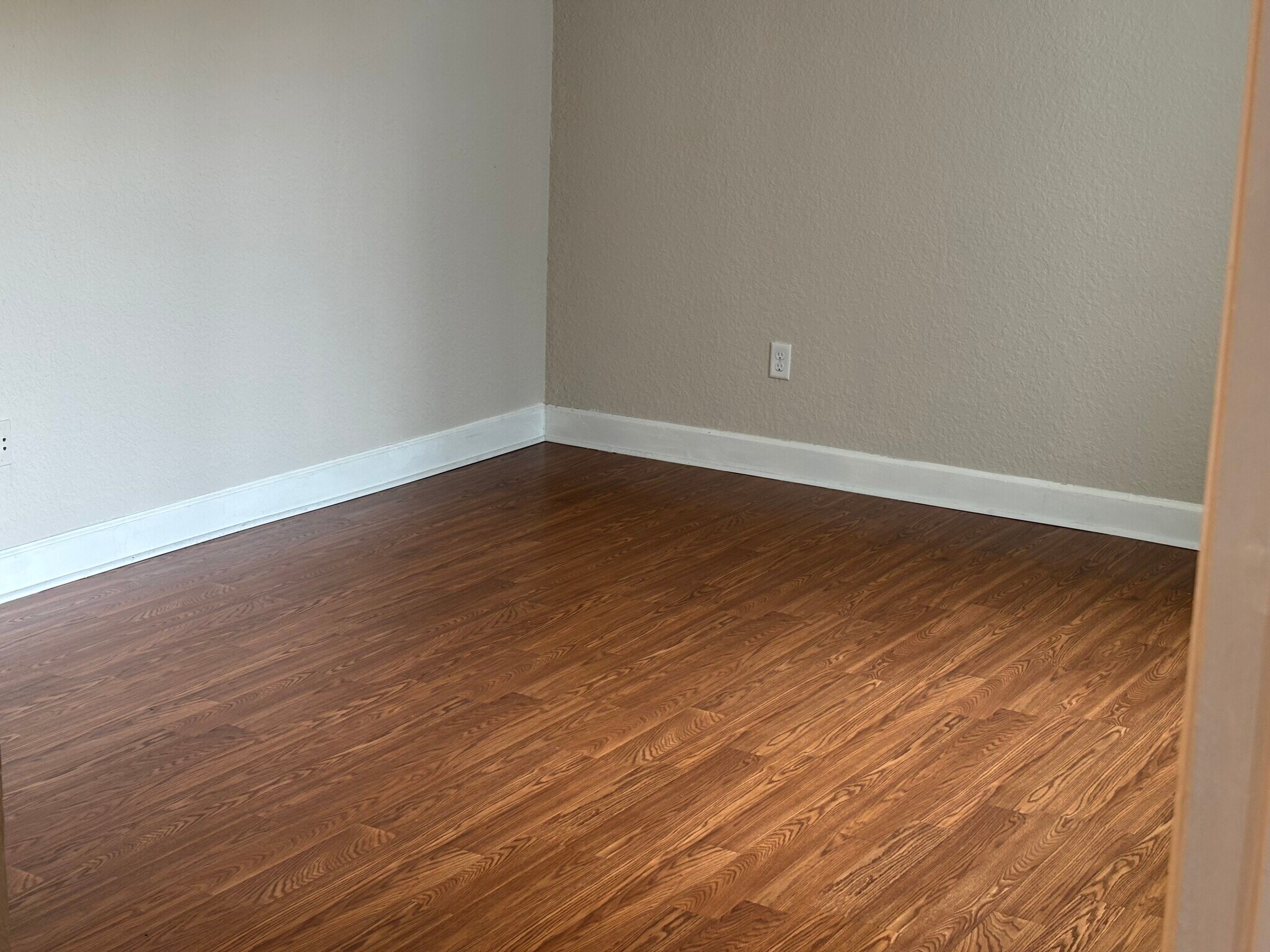 Building Photo - 206 E South St