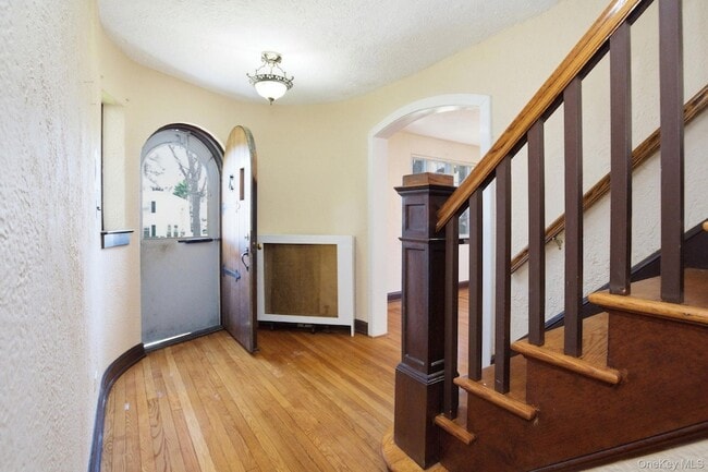 Building Photo - 5 Seymour Pl