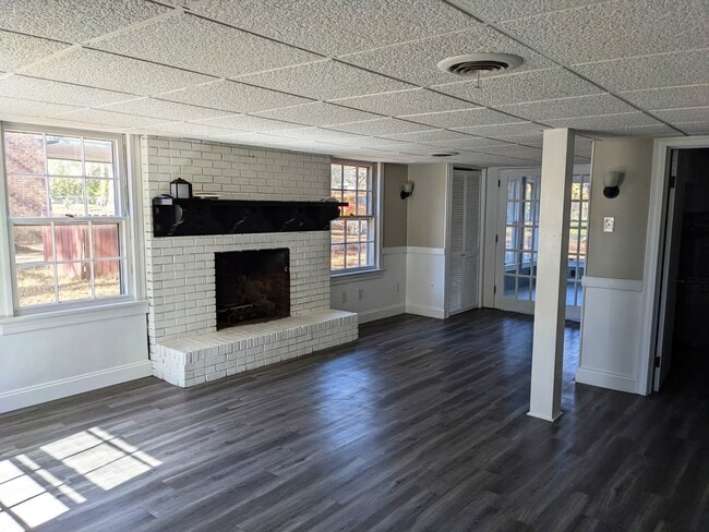Building Photo - 2920 Berkley Dr