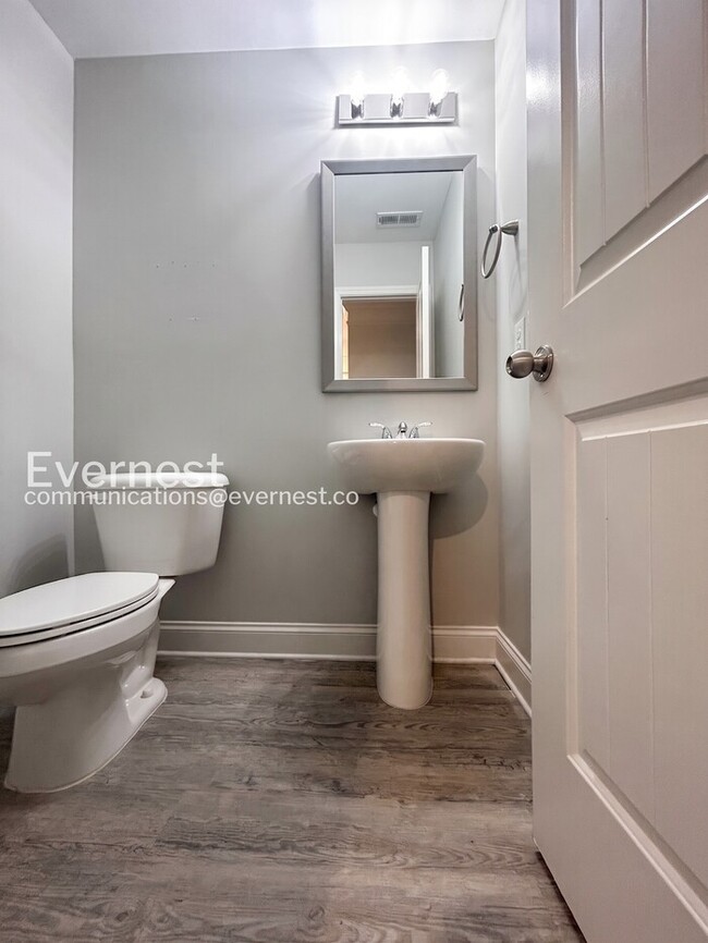 Building Photo - Modern 3-Bedroom Home in a Walkable, Bike-Friendly Community / Pet Friendly