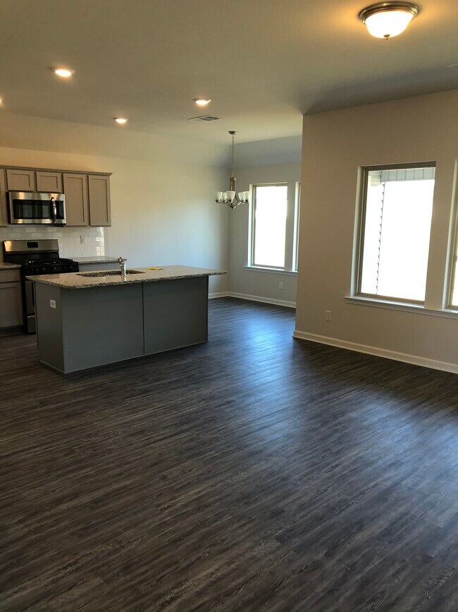 Building Photo - 19462 Providence Ridge Blvd