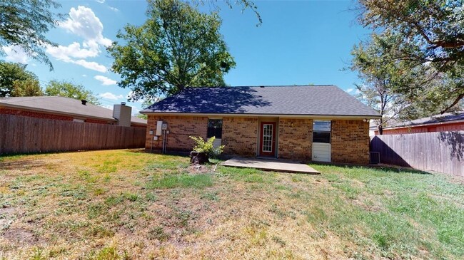 Building Photo - 1002 Hardwood Ln