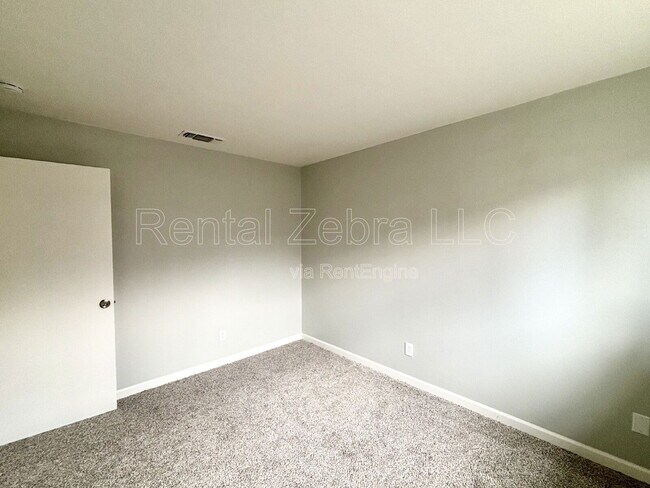Building Photo - 3275 Cheyenne Dr