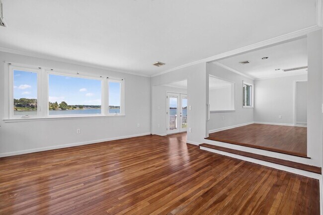 Building Photo - 272 Elm St