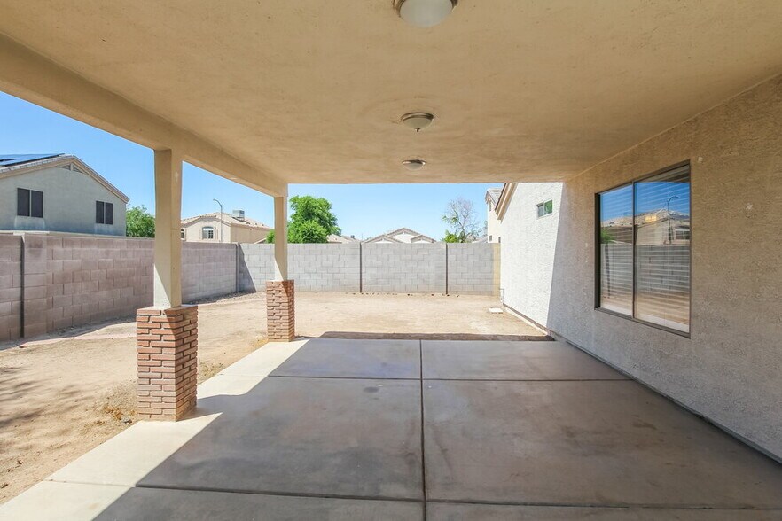 Building Photo - 12529 W Santa Fe Ln