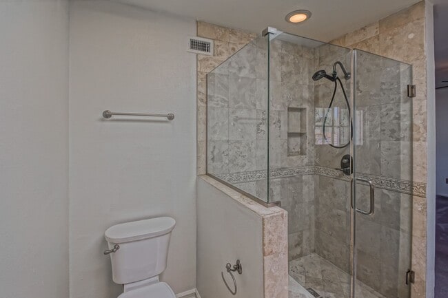 Building Photo - Bright & Spacious, 4BR3BA Home in the Private, Gated Community w/ 2 Pools, Clubhouse, Playground ...