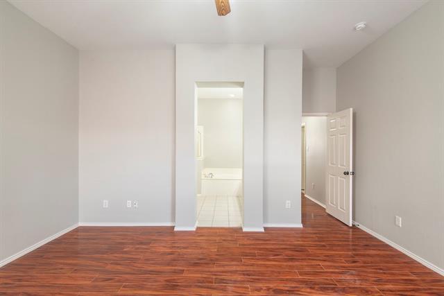 Building Photo - 2424 Cimmaron Dr