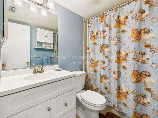 Building Photo - 28100 Pine Haven Way