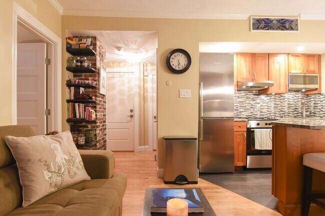 Building Photo - 47 Tileston St