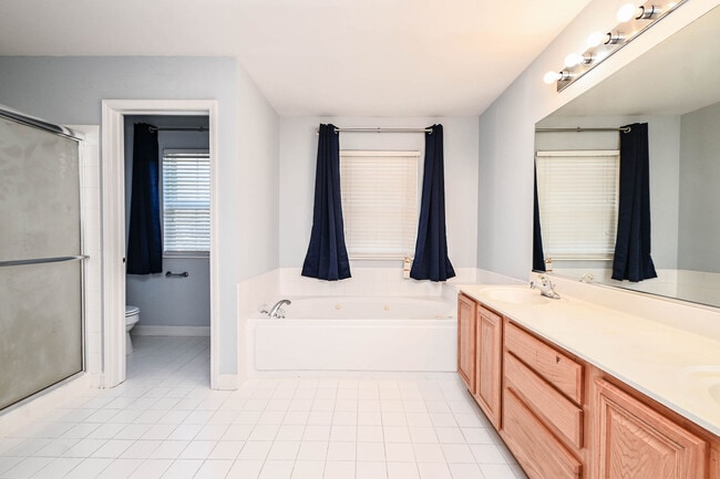 Building Photo - 5495 Chapel Hill