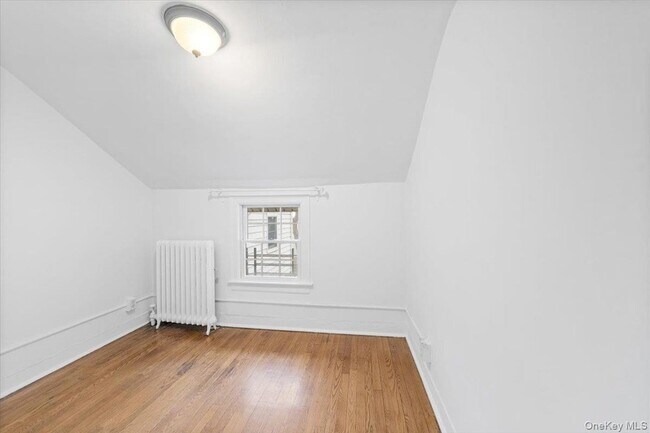 Building Photo - 9 N Dearman St