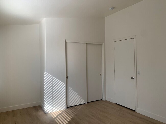 Building Photo - **MOVE-IN SPECIAL 50% OFF MOVE-IN MONTH!!!!** Ready Now!! 3BR 2.5BA located in Chandler - Cross S...