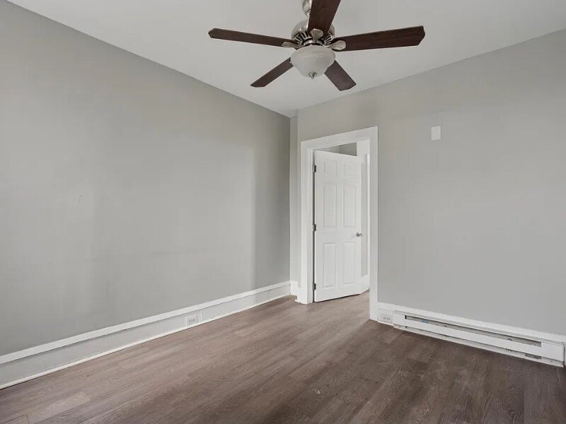 Building Photo - 2542 N 33rd St