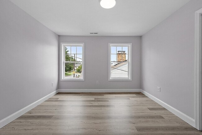 Building Photo - 53 Fenwood Rd