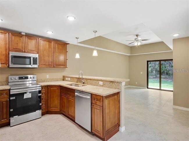 Building Photo - 17113 Thompson Ave