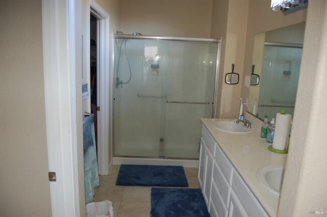 Building Photo - 402 Palisades Dr