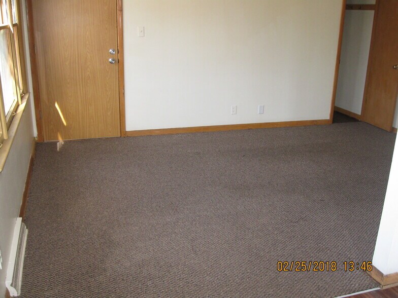 Building Photo - 2390 S 92nd St