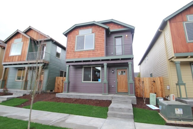 Primary Photo - Three bedroom house in Hazel Dell - AC / B...