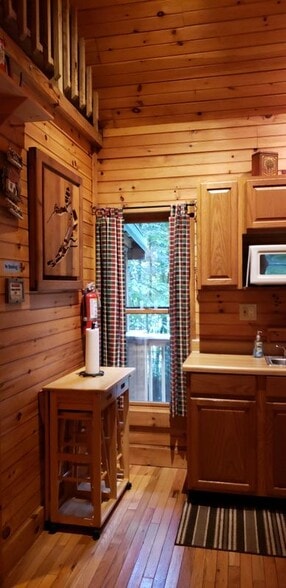 Building Photo - 159 Creekstone Dr