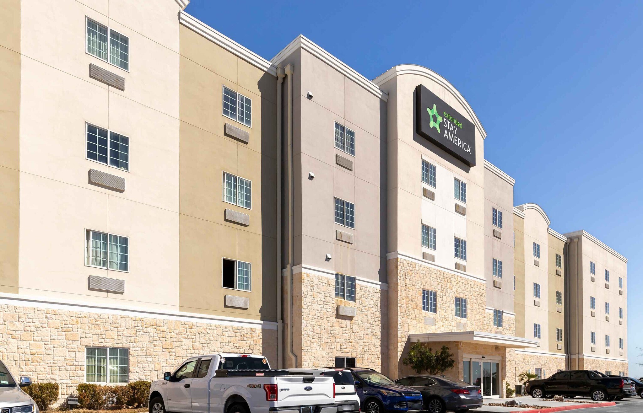Building Photo - Furnished Studio-San Antonio - North