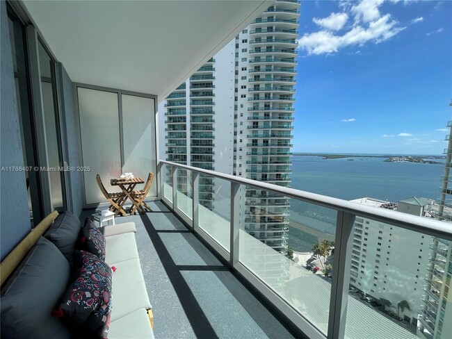 Primary Photo - 1300 Brickell Bay Dr