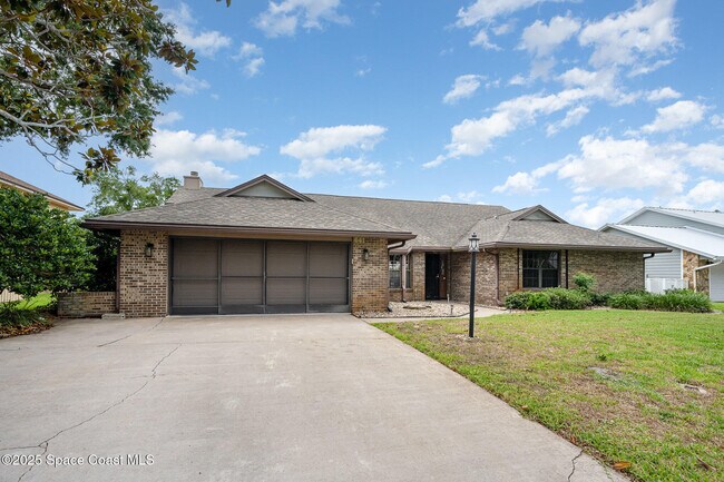 Building Photo - 441 Crystal Lake Dr