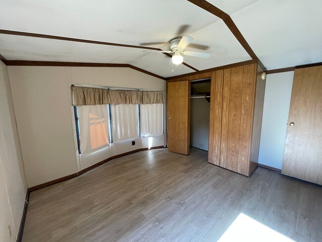 Building Photo - Quiet setting between Angier and Fuquay Varina