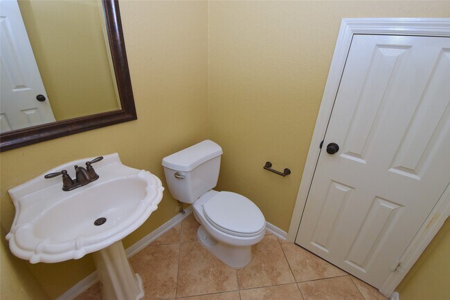 Building Photo - 21123 Amber Crossing Dr