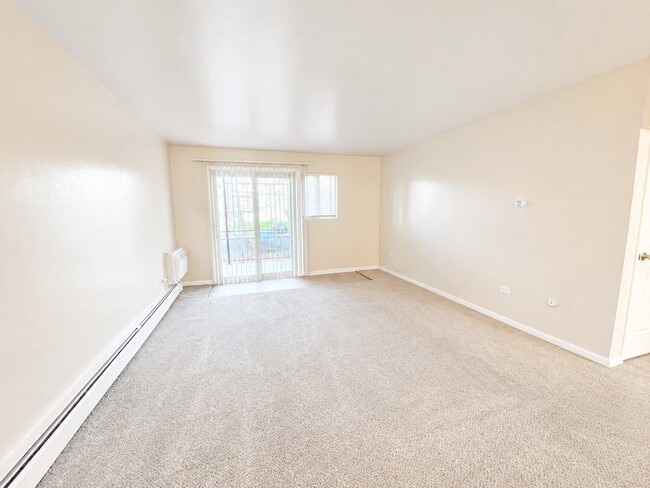 Building Photo - 1375 Everett Ct
