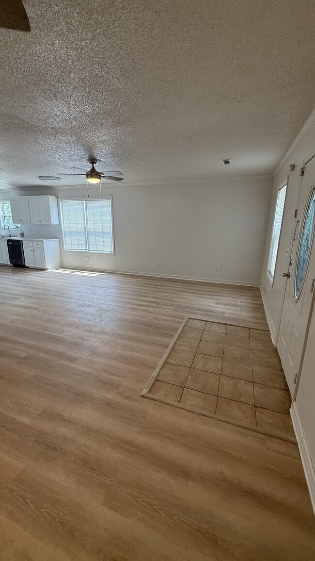 Building Photo - 509 E Spring St