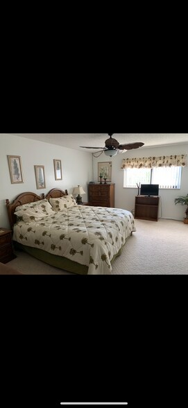 Master Bedroom - 7101 Ridgewood Ave