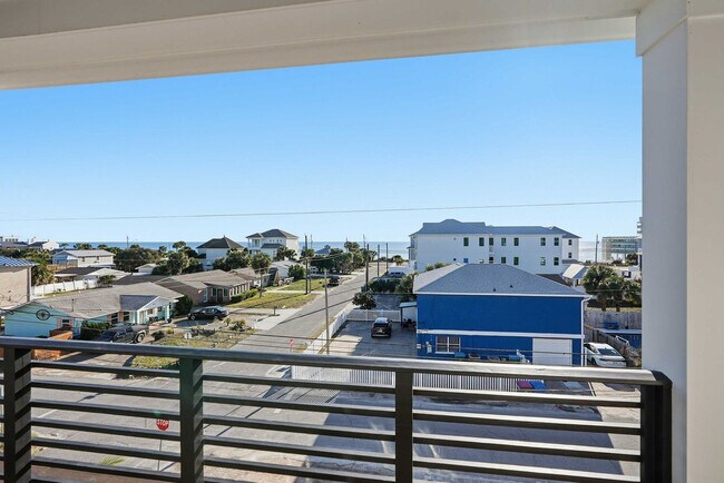 Building Photo - 14300 Millcole Ave