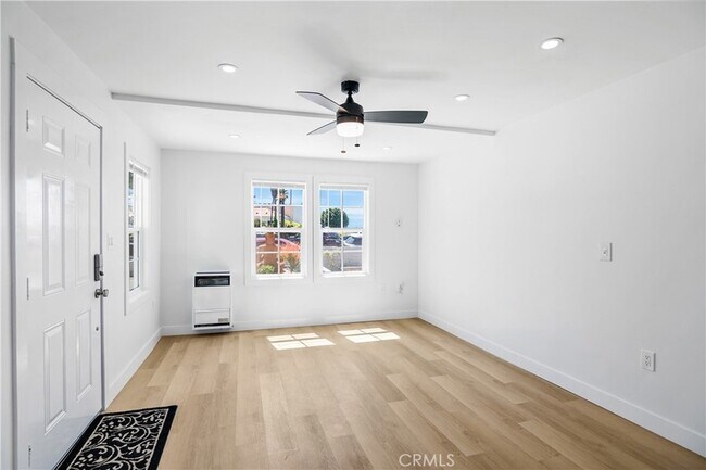 Building Photo - 274 Cliff Dr