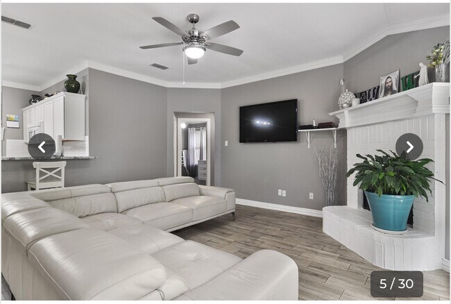 Building Photo - 2312 Charleston Dr