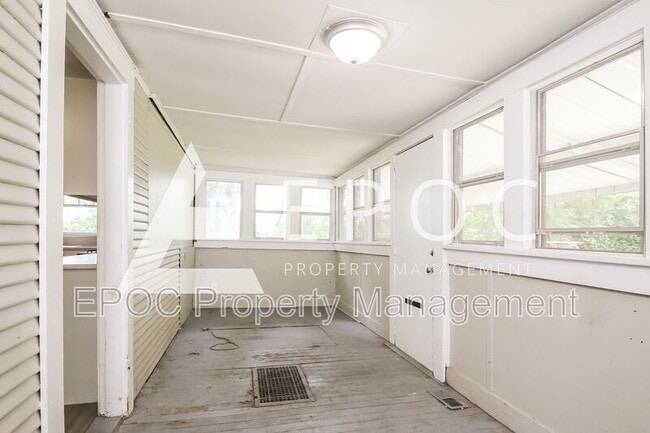 Building Photo - 128 S 64th W Ave
