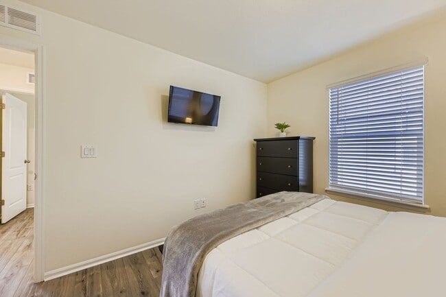 Building Photo - Idyllic Thornton 3BDR Retreat – Turnkey Mid-Term Rental