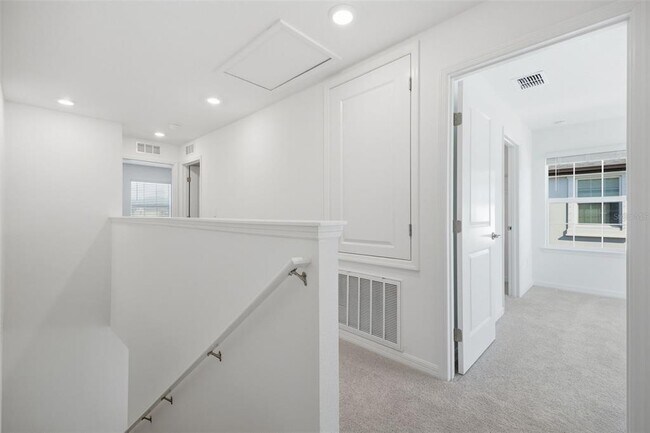 Building Photo - 10815 Ichetucknee Wy