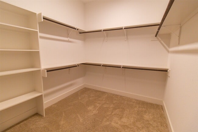 Building Photo - 18610 Parkland Square Pl