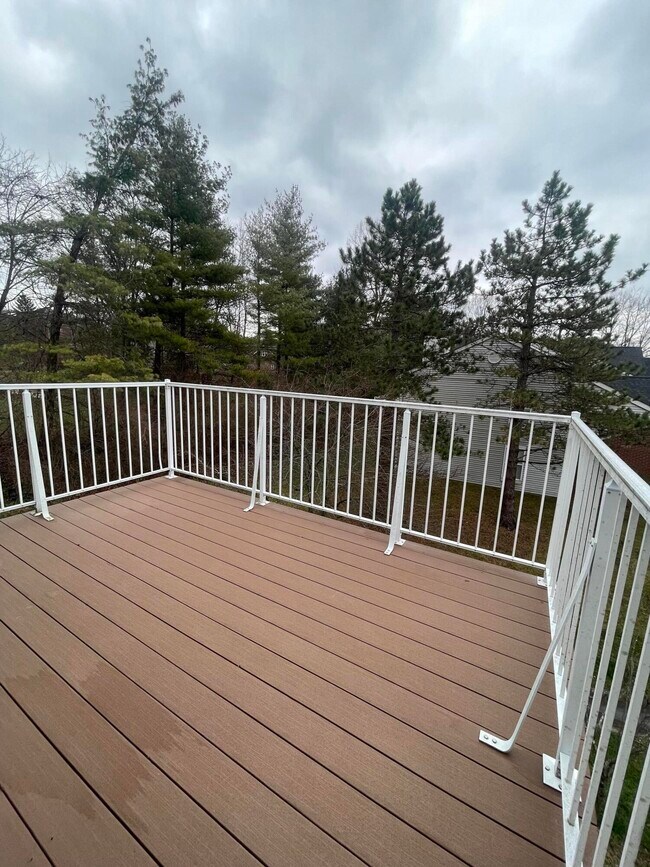 Building Photo - 2460 Fountain Pl