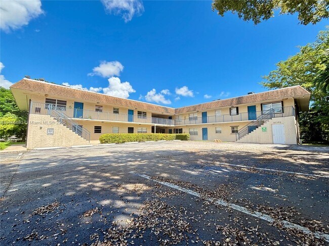 Building Photo - 15391 S Dixie Hwy