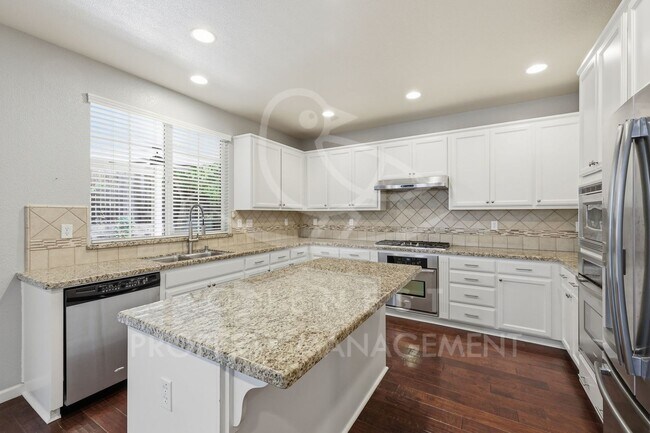 Building Photo - 611 Open Range Ln