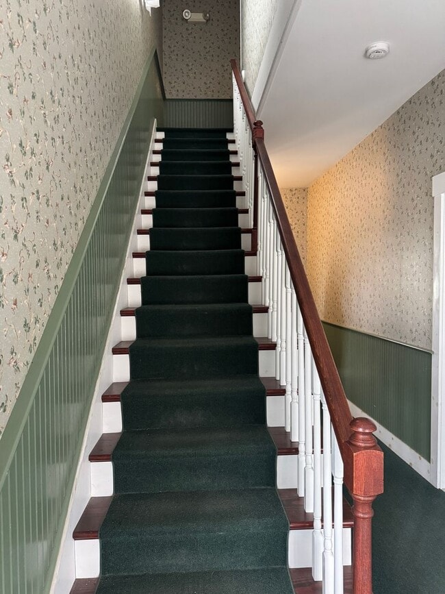 Building Photo - 137-139 North Main Street