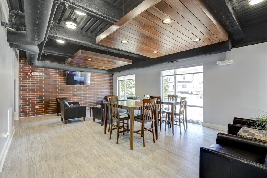 Maywood Apartments 51 E John St Champaign IL 61820 Apartment Finder